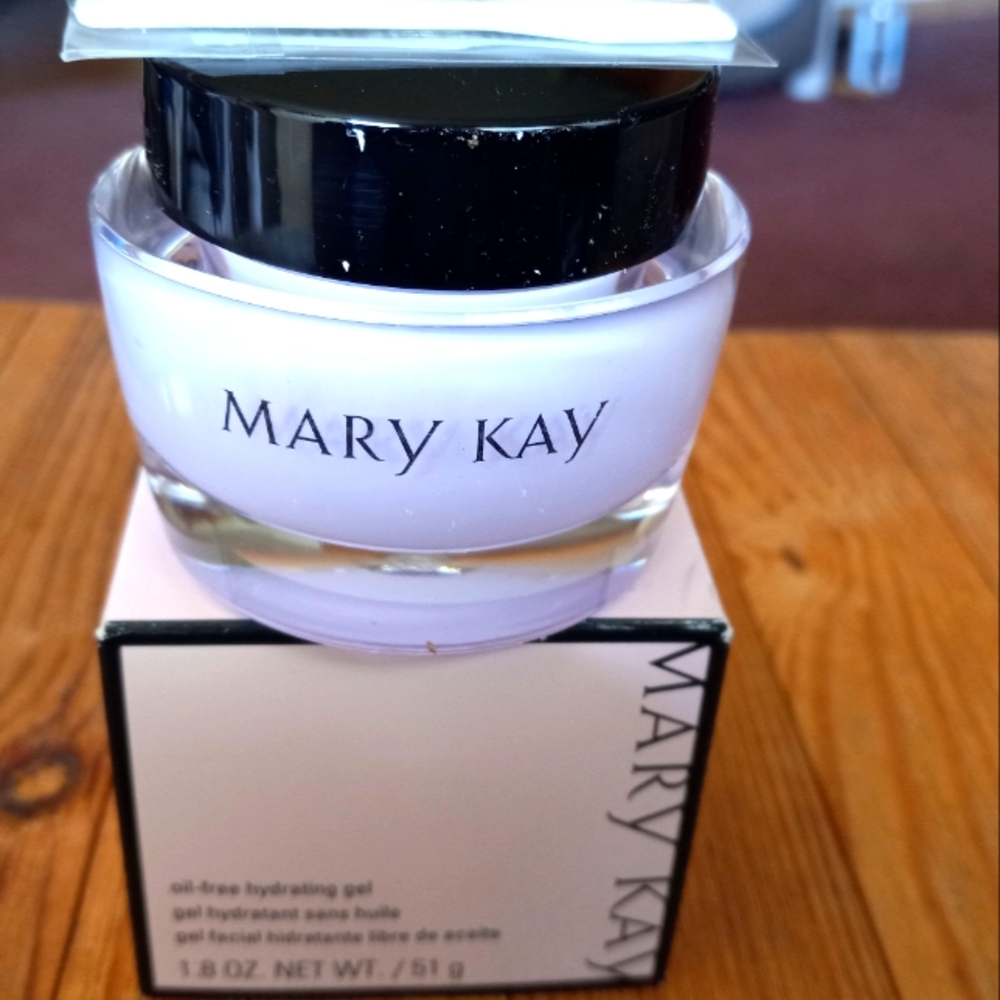 Mary kay 1.8 oz oil free hydrating gel normal, combination, oily